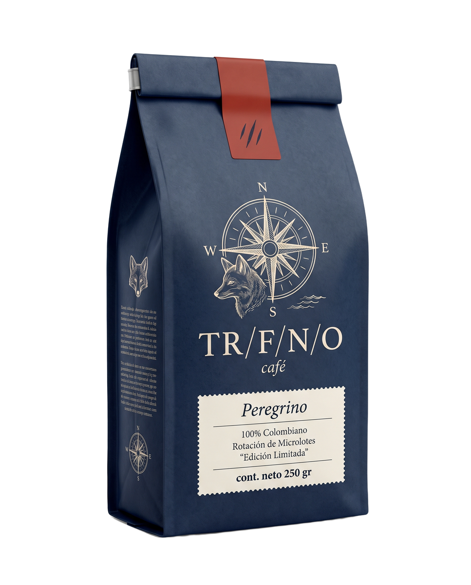 Cafe Peregrino Trifinio en escena nocturna